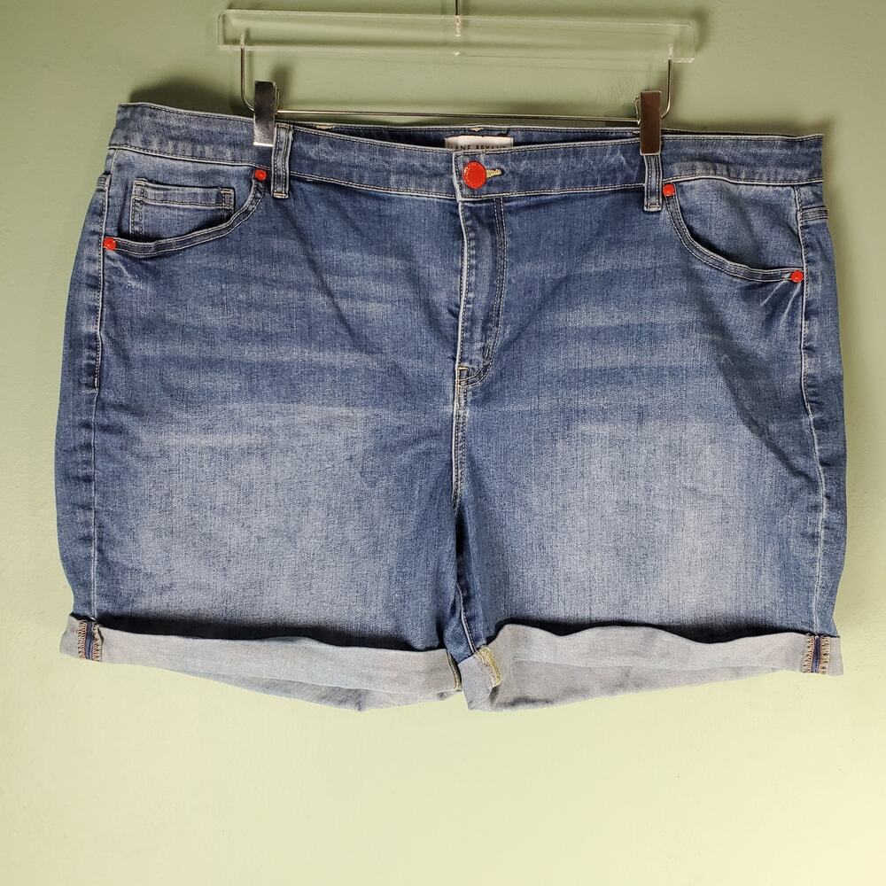 Lane Bryant Womens Mid-Rise Boyfriend Midi Denim Shorts Rainbow Pocket Size 22
